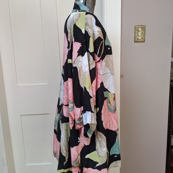 Dark floral kimono viscose robe - Picture 3 of 5